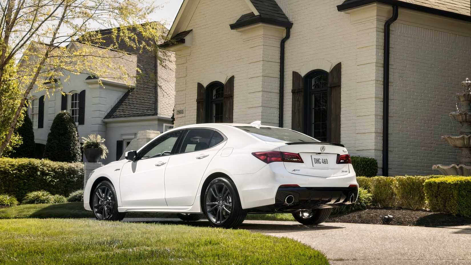 Vista 3/4 traseira do Acura TLX 2018