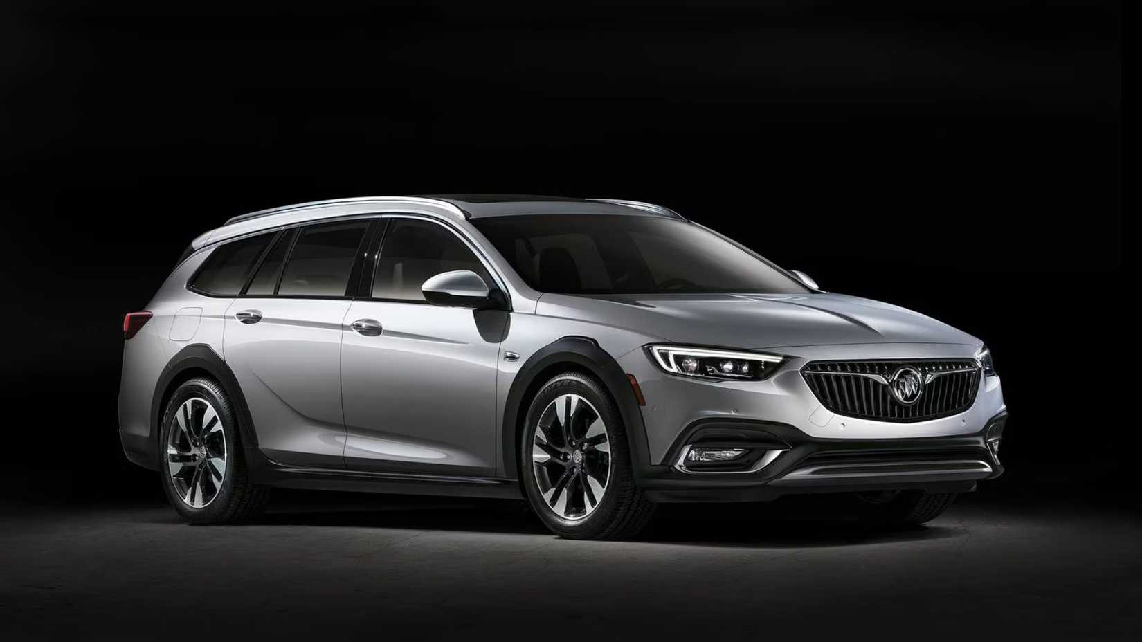 2019 Buick Regal TourX Wagon Studio 2-1