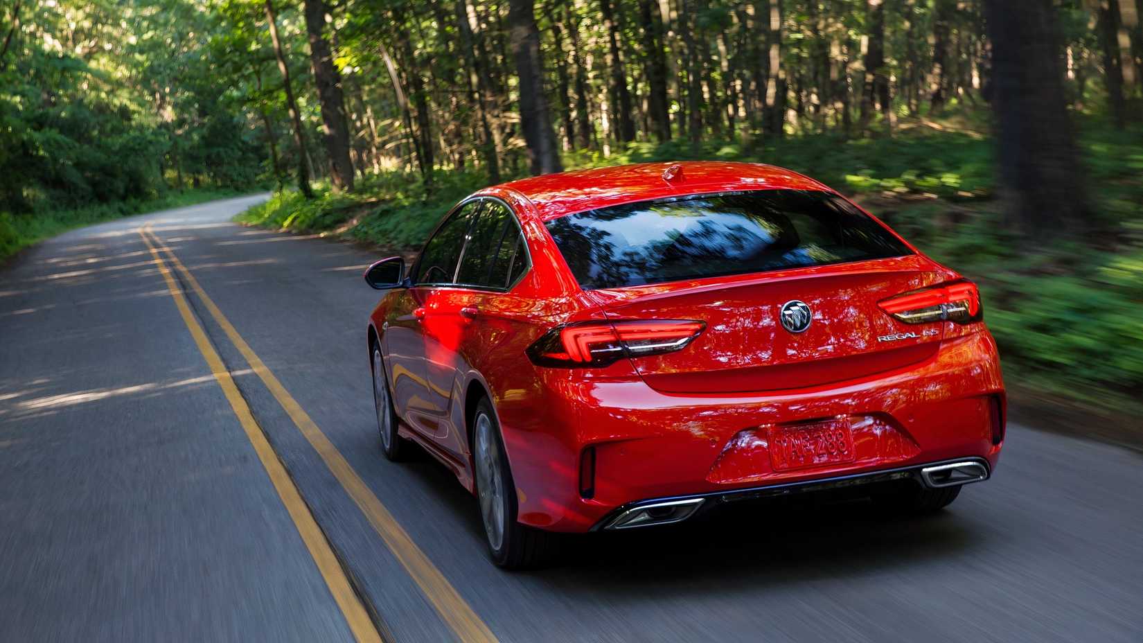 2020 Buick Regal GS traseira 4/14