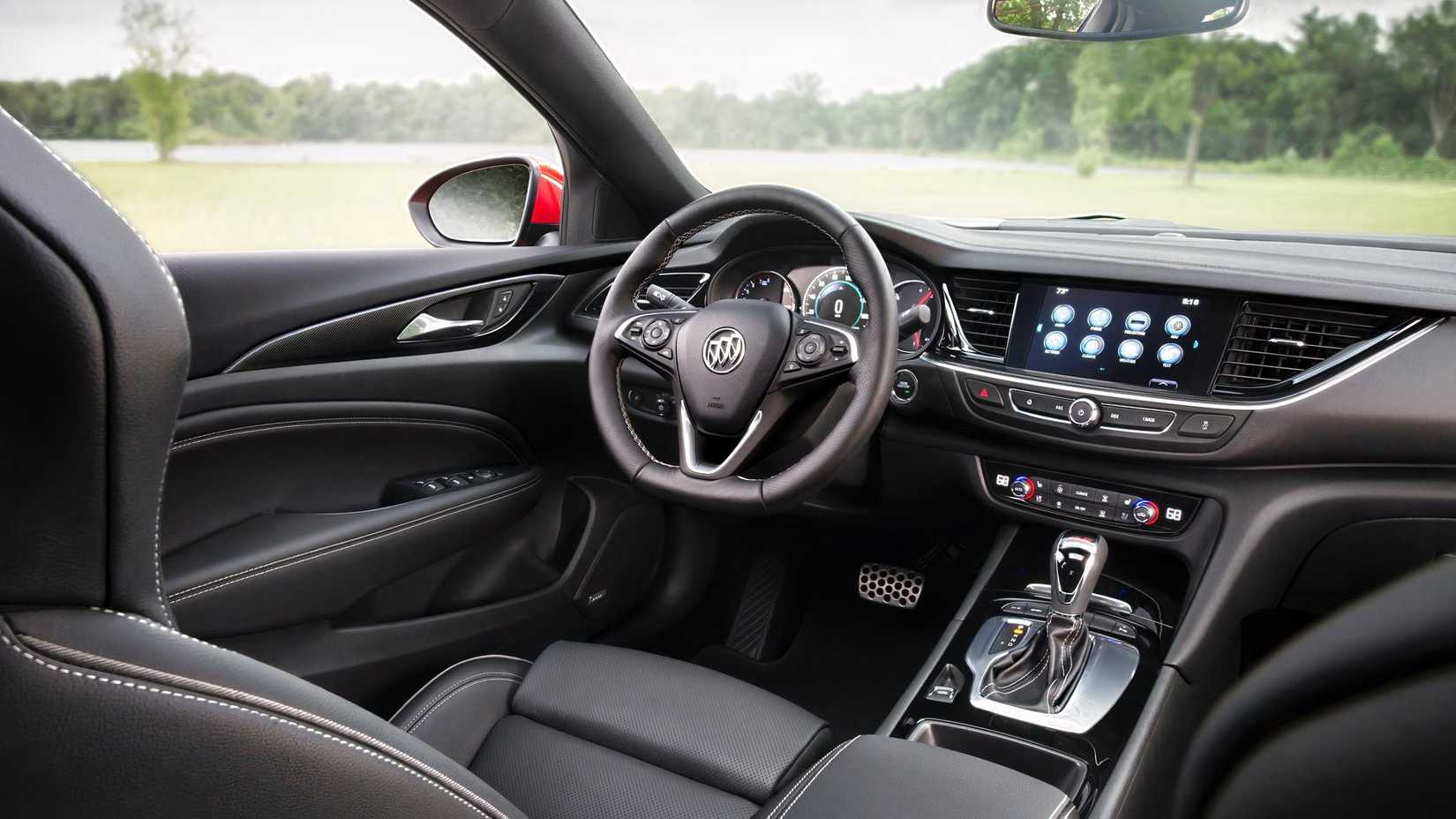 Interior do Buick Regal GS 2020