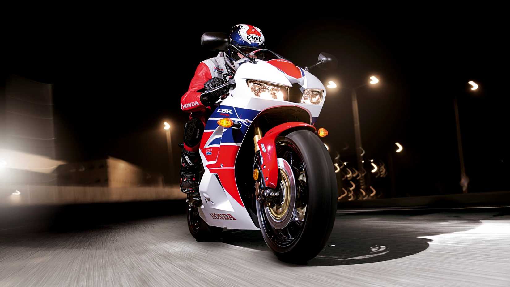 2021 Honda CBR600RR Ação Dianteira