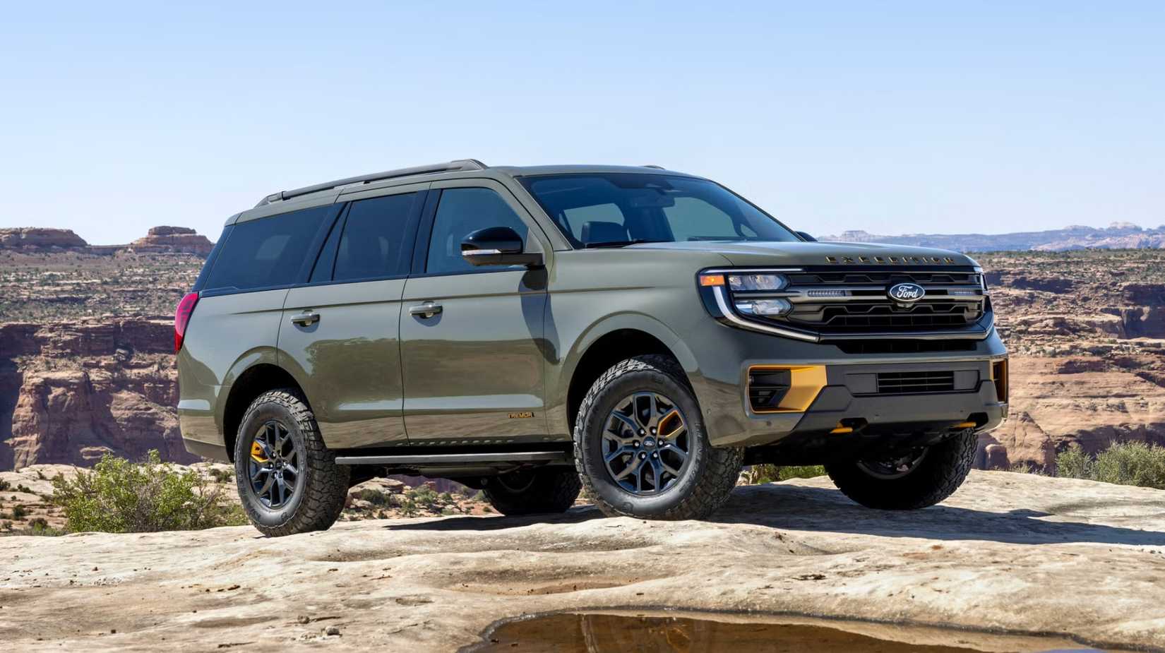 2026 Ford Expedition front 3/4