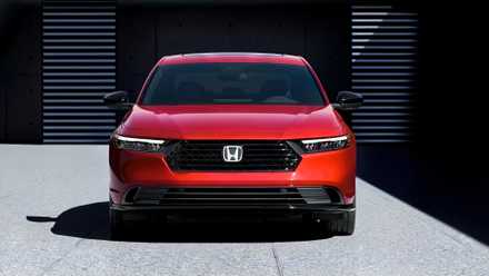 Vista frontal do Honda Accord 2026