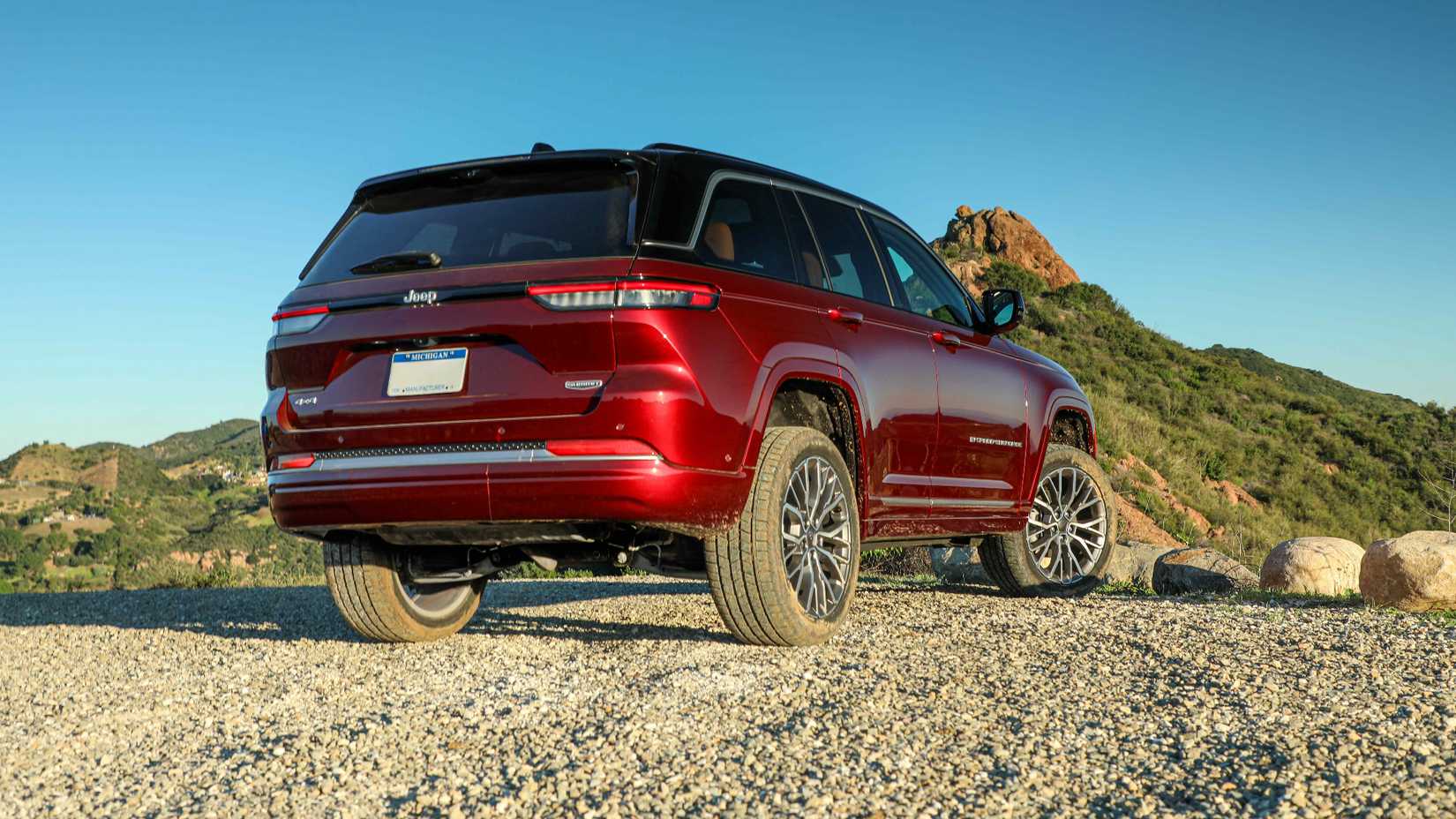 2026-jeep-grand-cherokee-burgundy