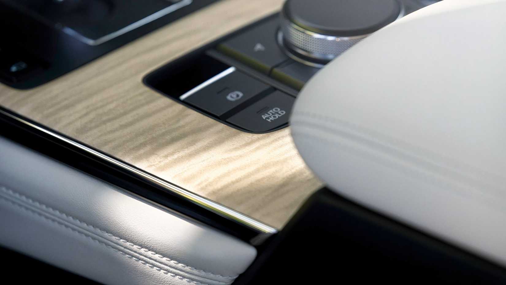 Close do interior do Mazda CX-90 2026