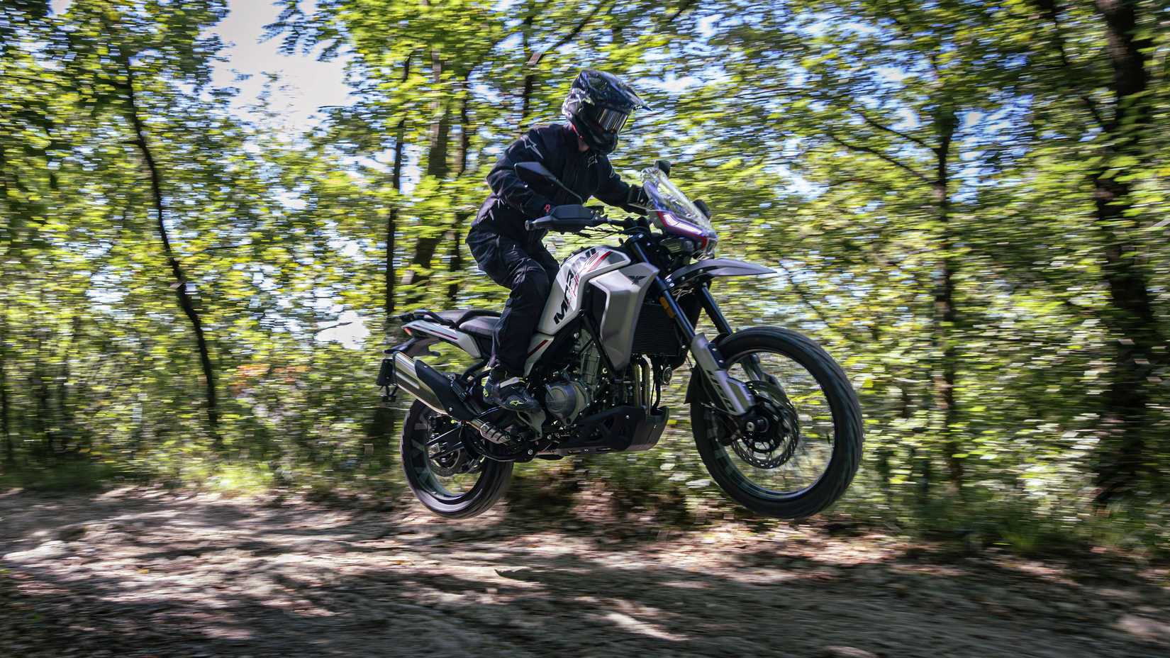 2026 Moto Morini Vettore 450 Action 3