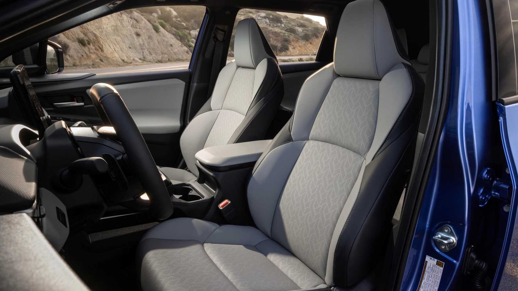 Bancos dianteiros do Subaru Trailseeker 2026