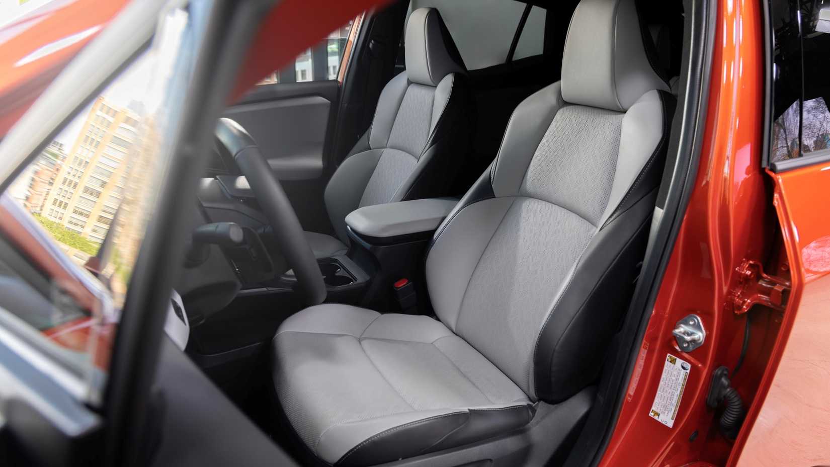 Bancos dianteiros Subaru Uncharted 2026