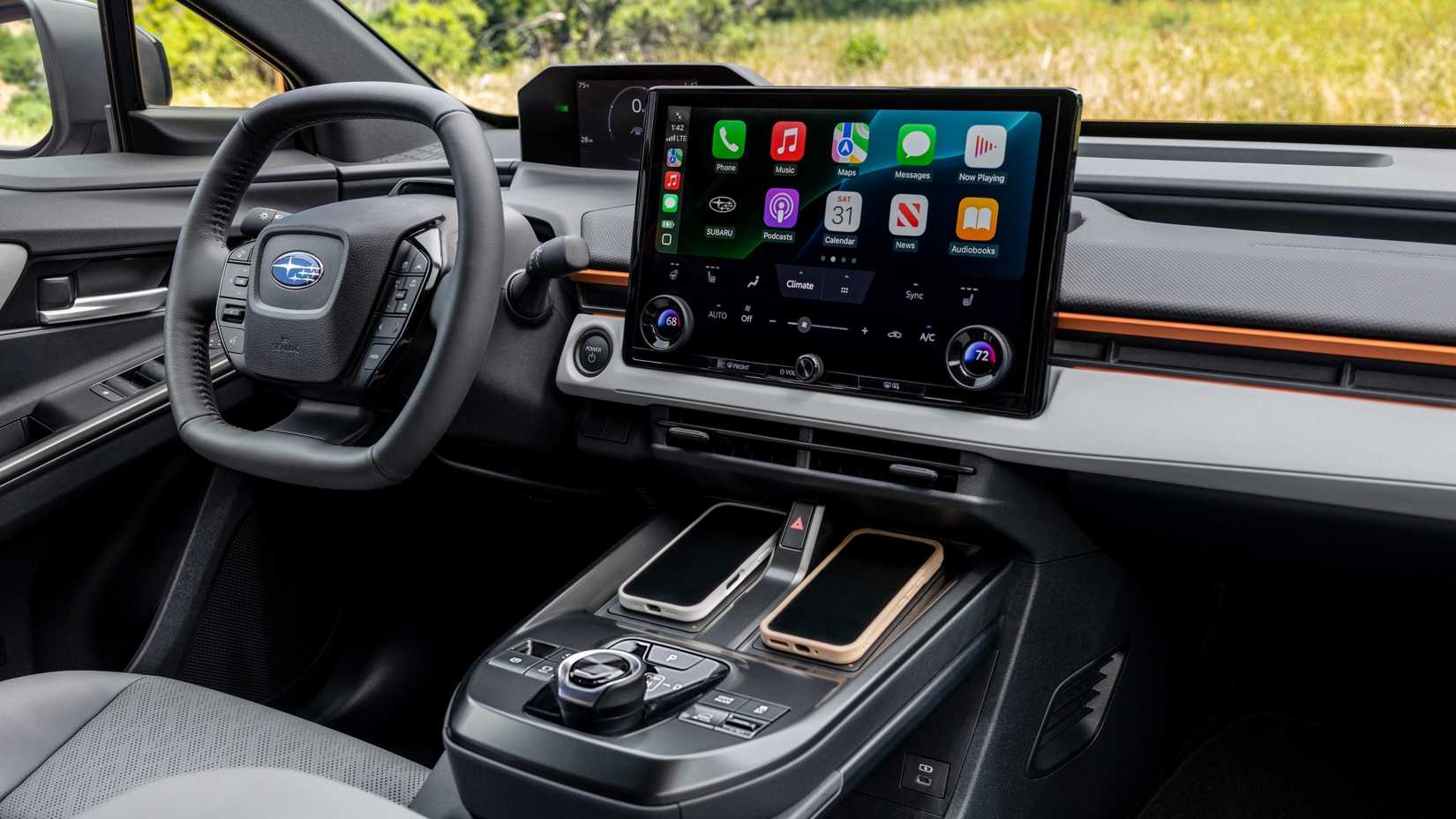 2026 Subaru Uncharted traço