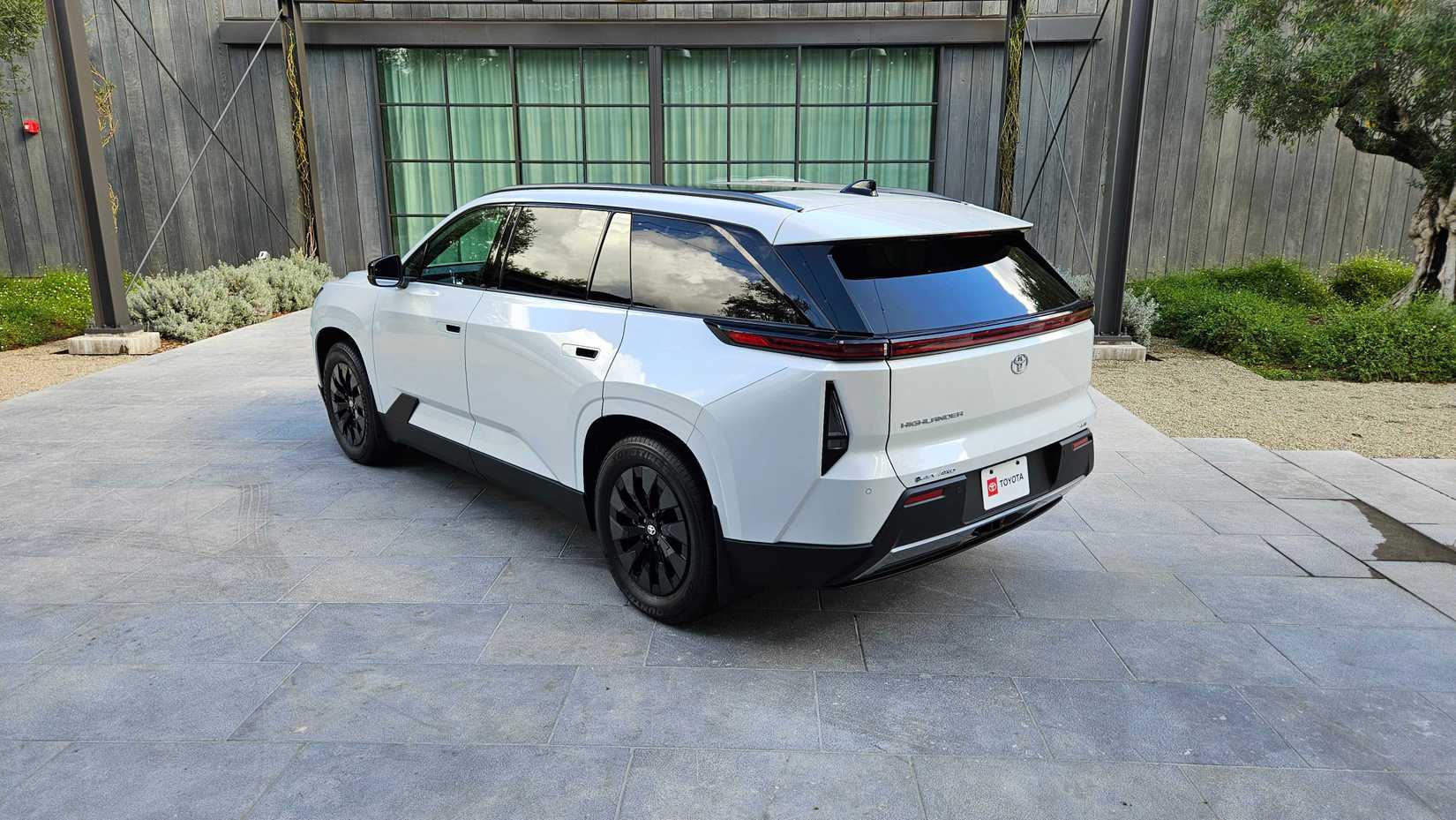 2027 Toyota Highlander 0