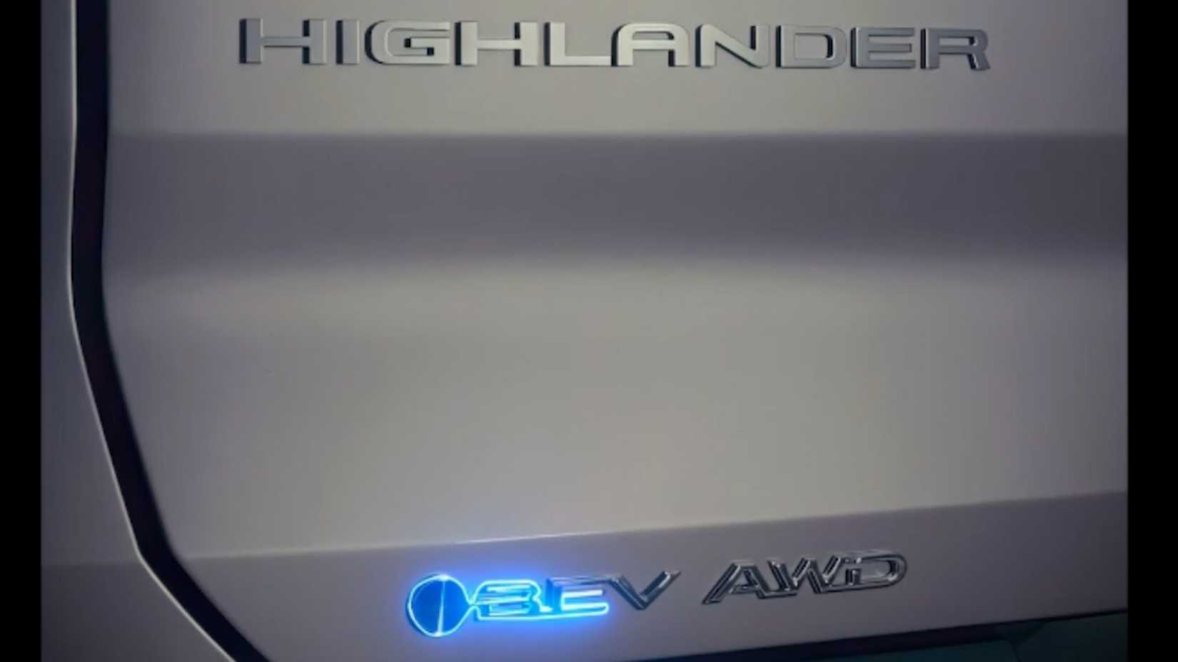 2027-toyota-highlander-bev-badge-teaser