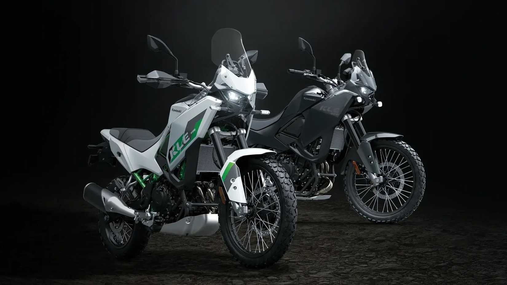 Níveis de acabamento Kawasaki KLE500 em um quadro