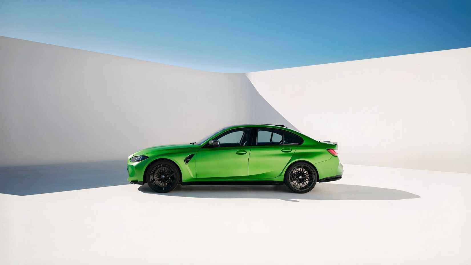 Vista lateral do BMW M3 G80