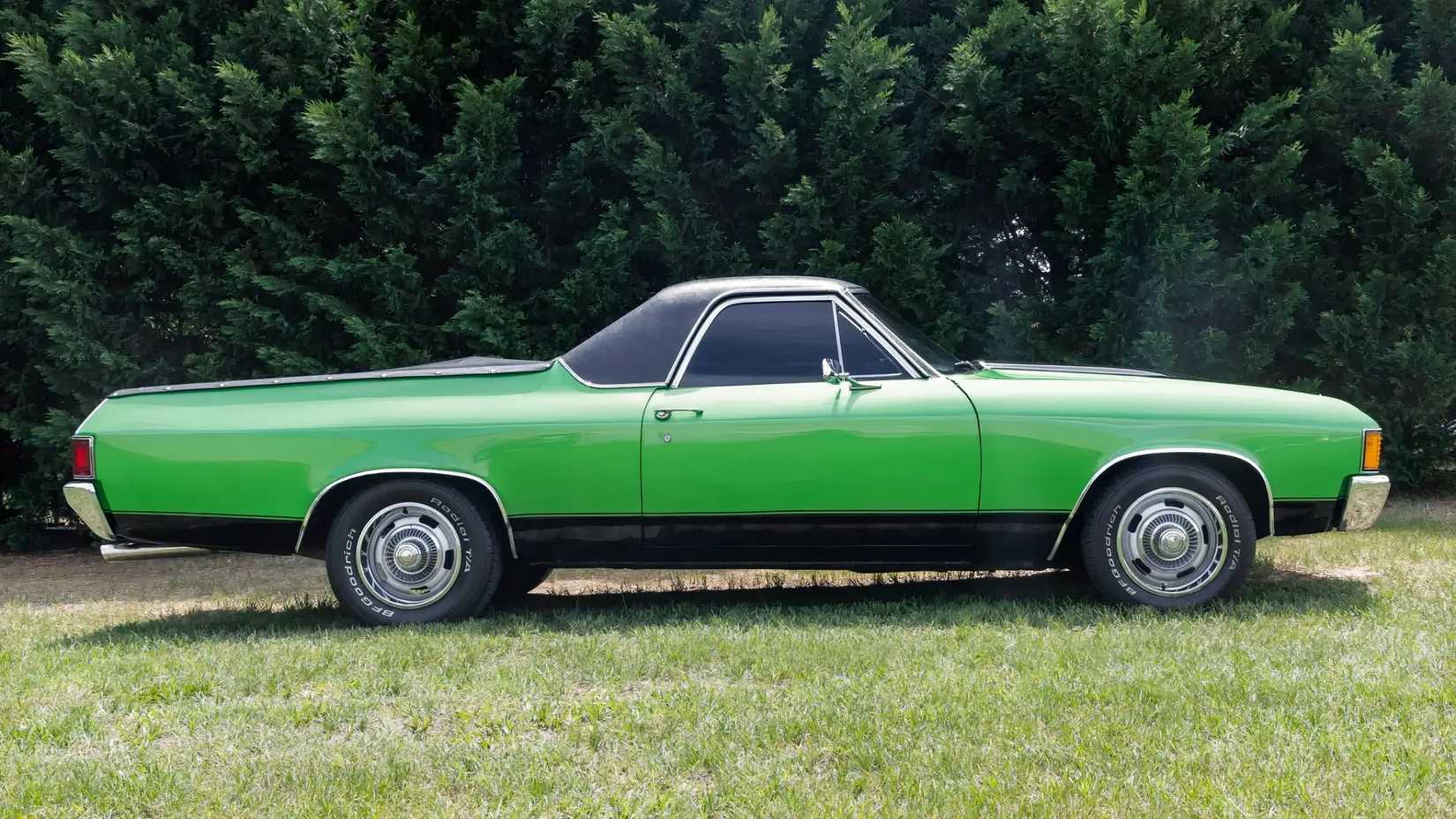 Vista lateral do GMC Sprint1972 de 1972 