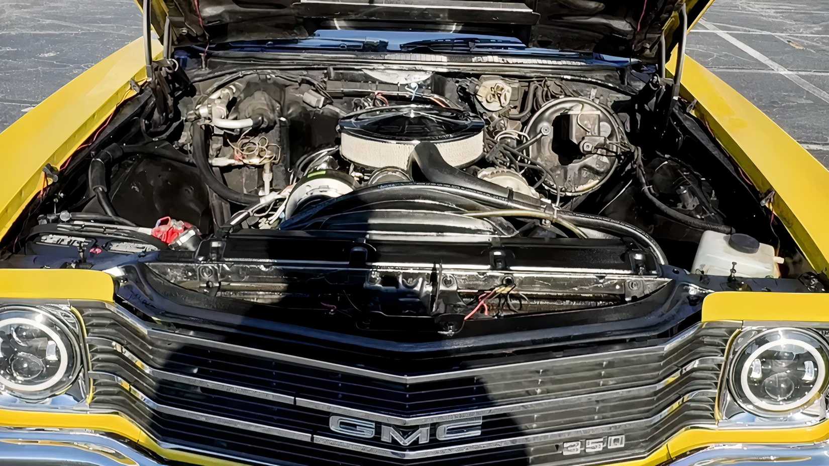 Compartimento do motor 1972 GMC Sprint1972 