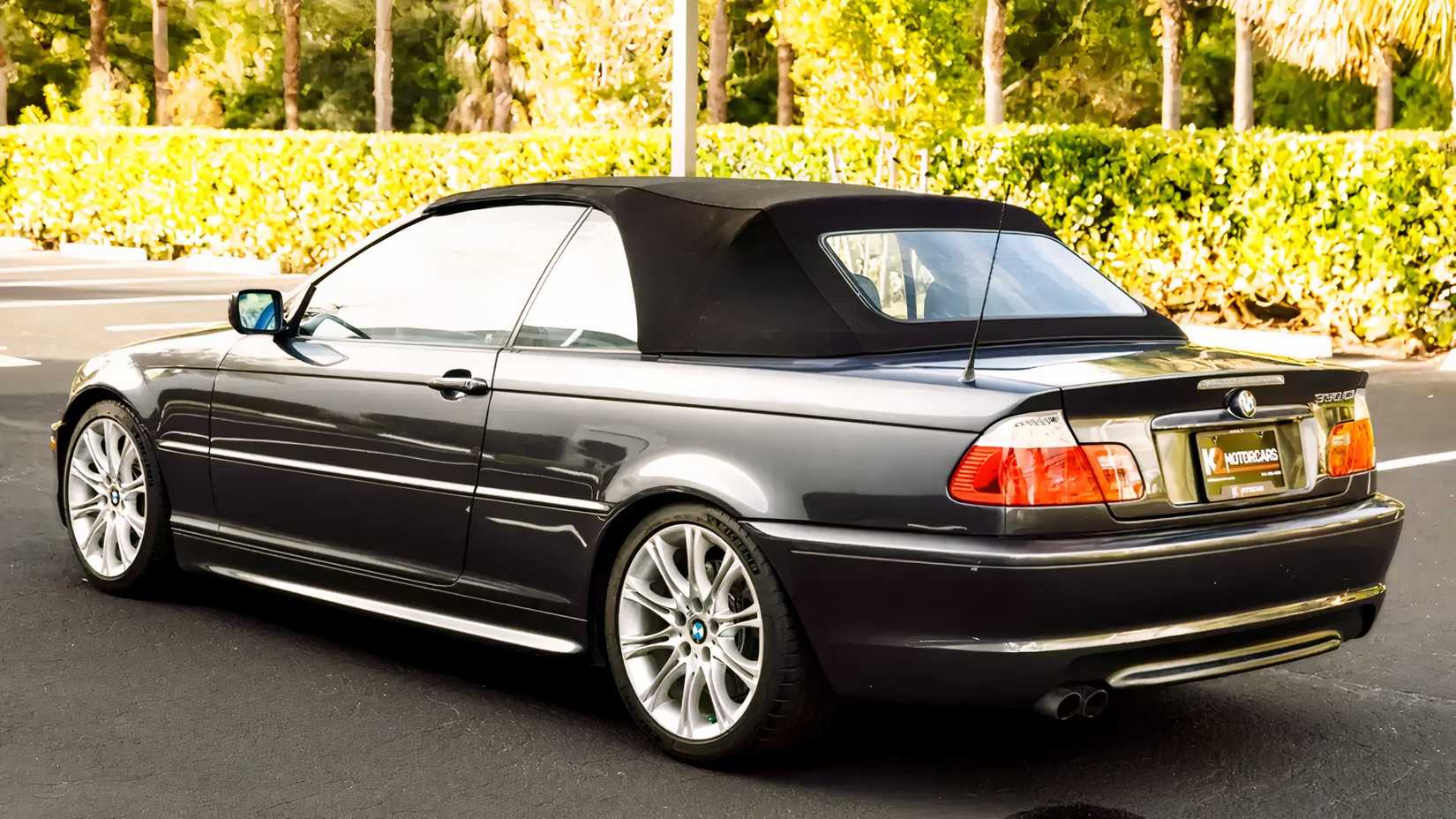 2005 BMW 330i conversível 2/4