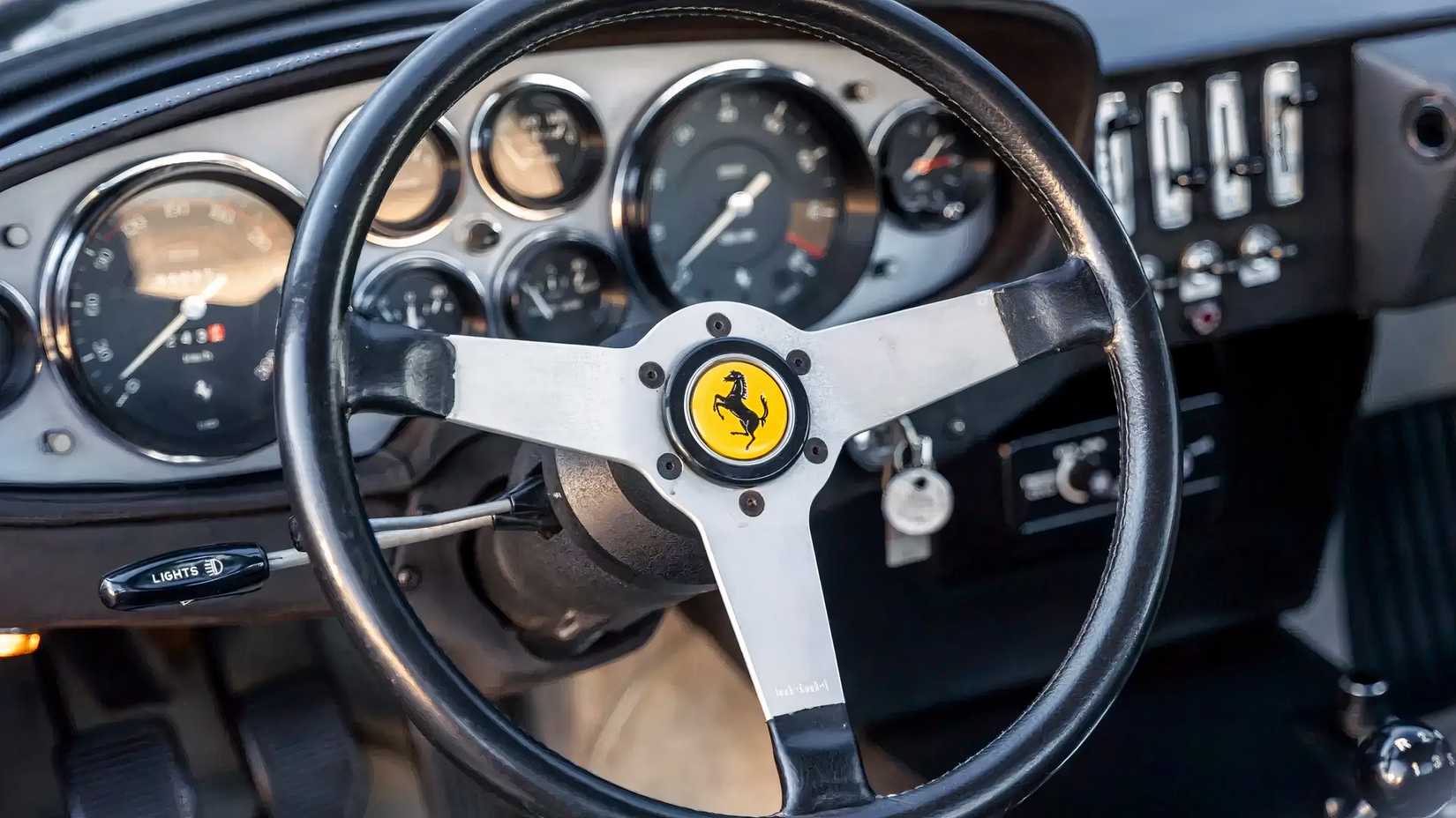 Interior do 365 GTB4 Daytona de 1973