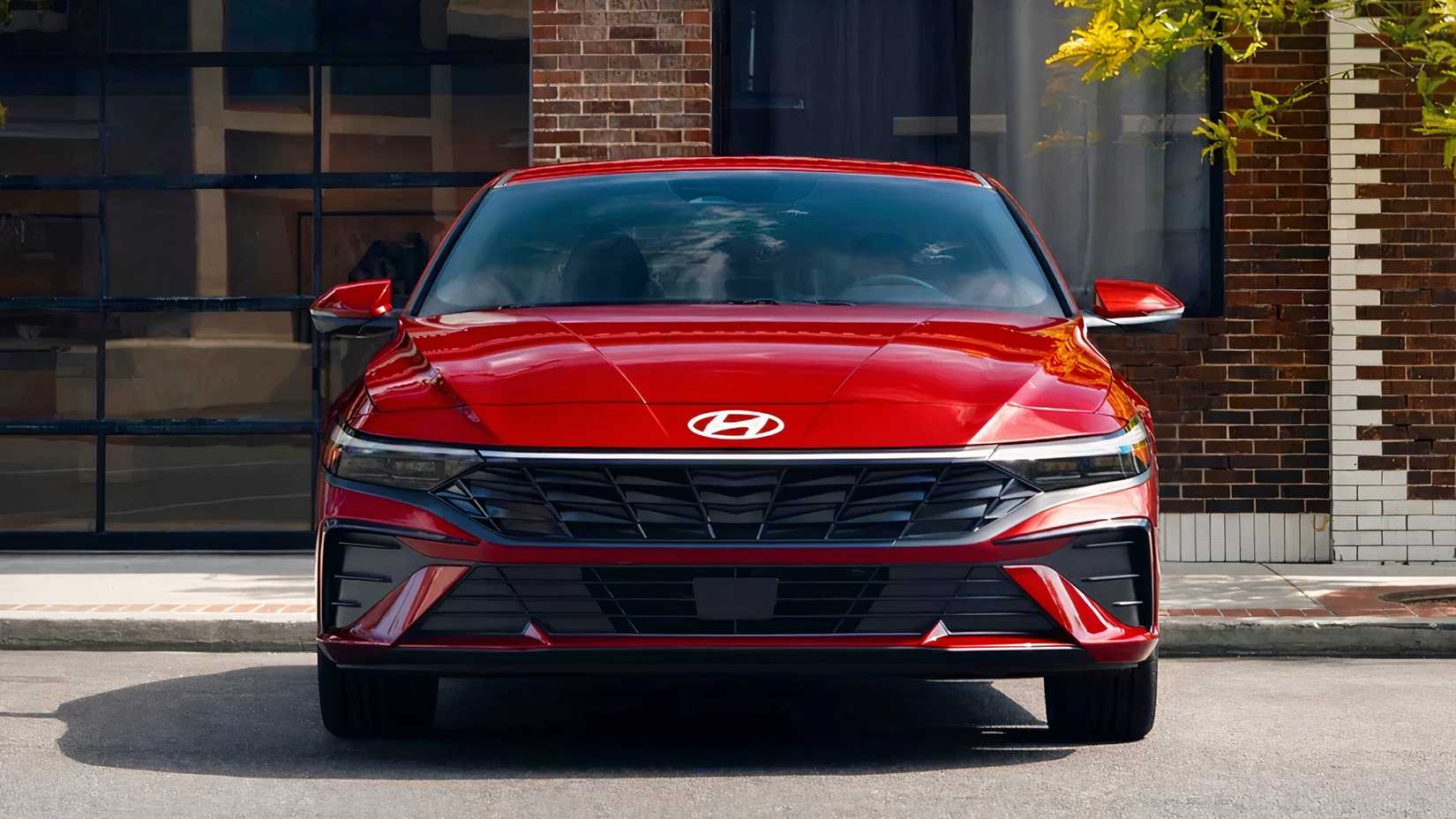 Hyundai Elantra front view