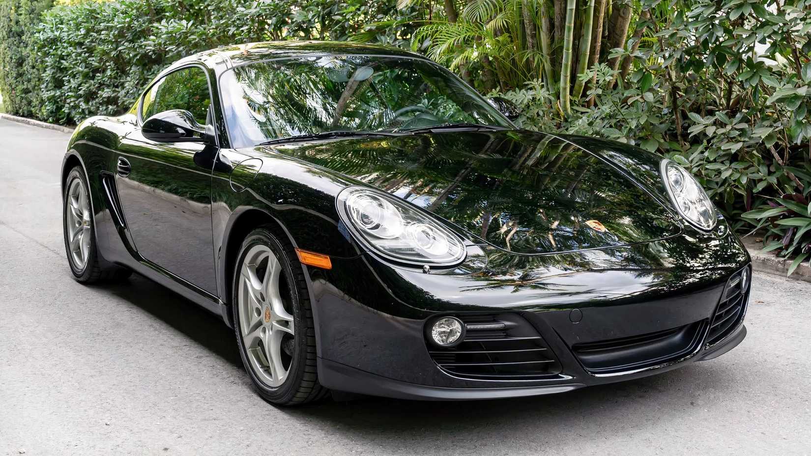 2009 Porsche Cayman front 3/4