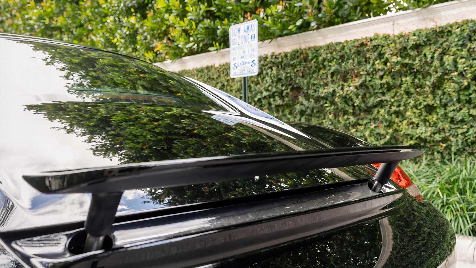 2009 Porsche Cayman wing