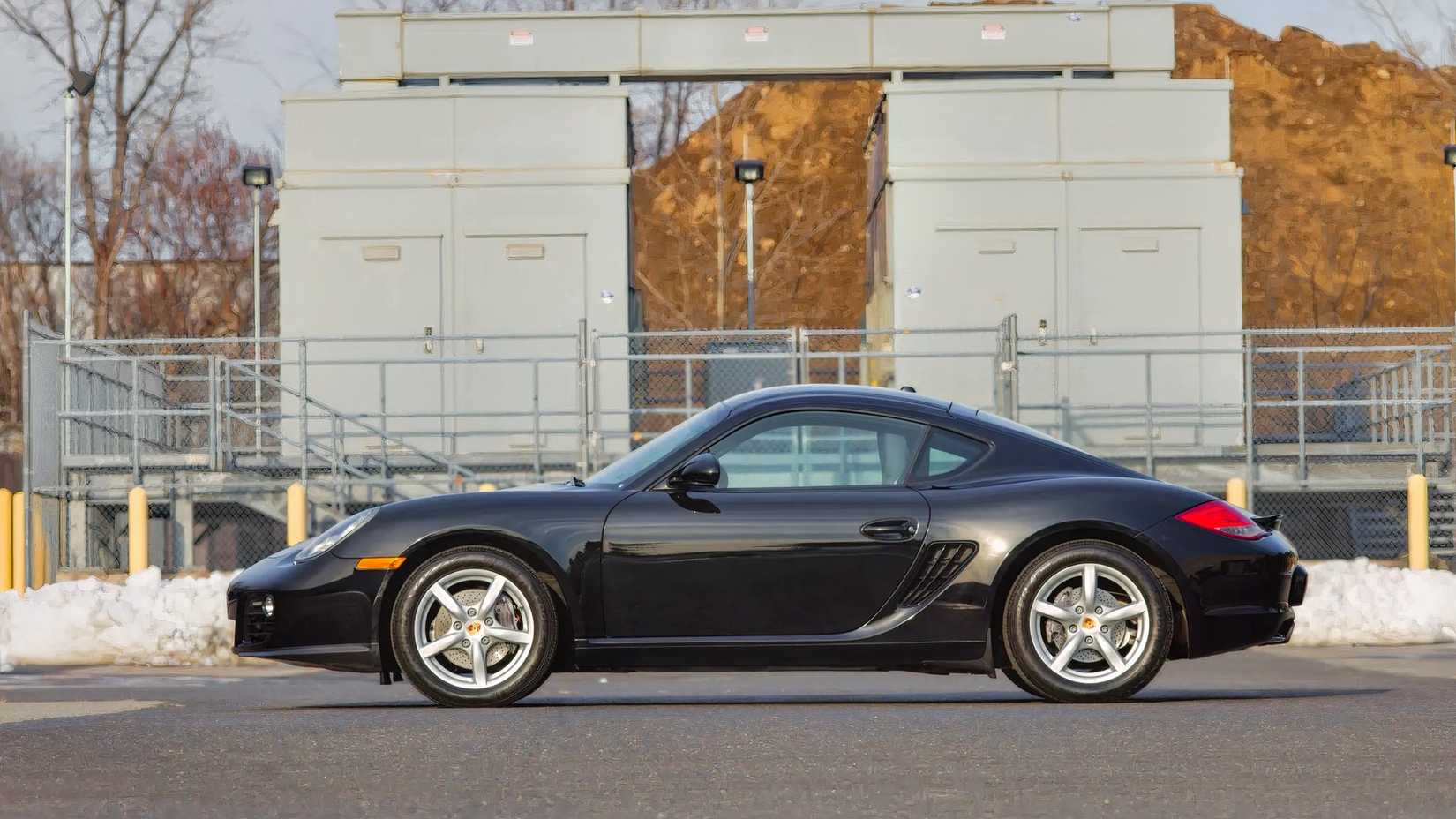 2012 Porsche Cayman profile