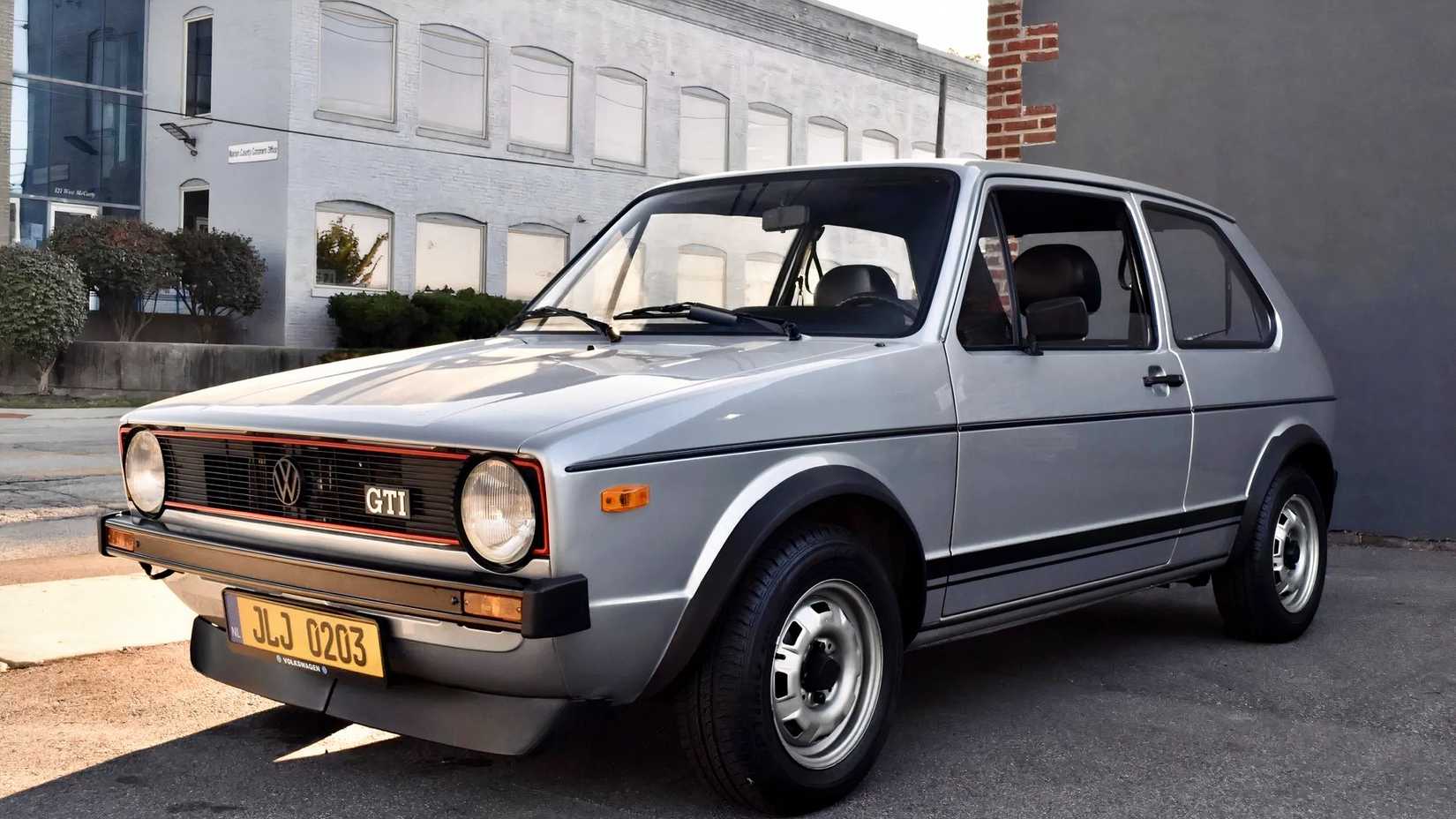 1977 Volkswagen Golf GTI front 3/4