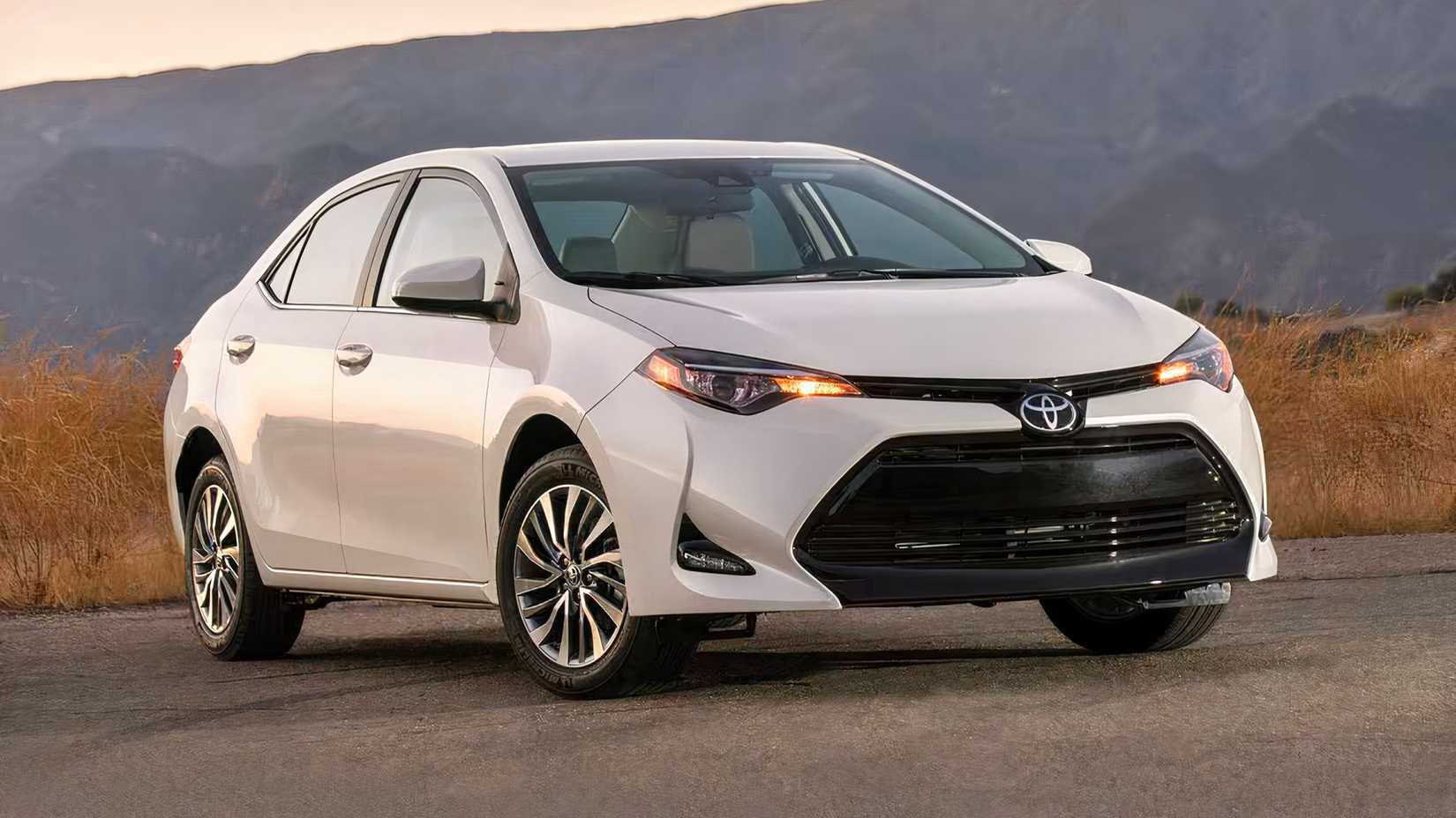 2019 Toyota Corolla front 3/4