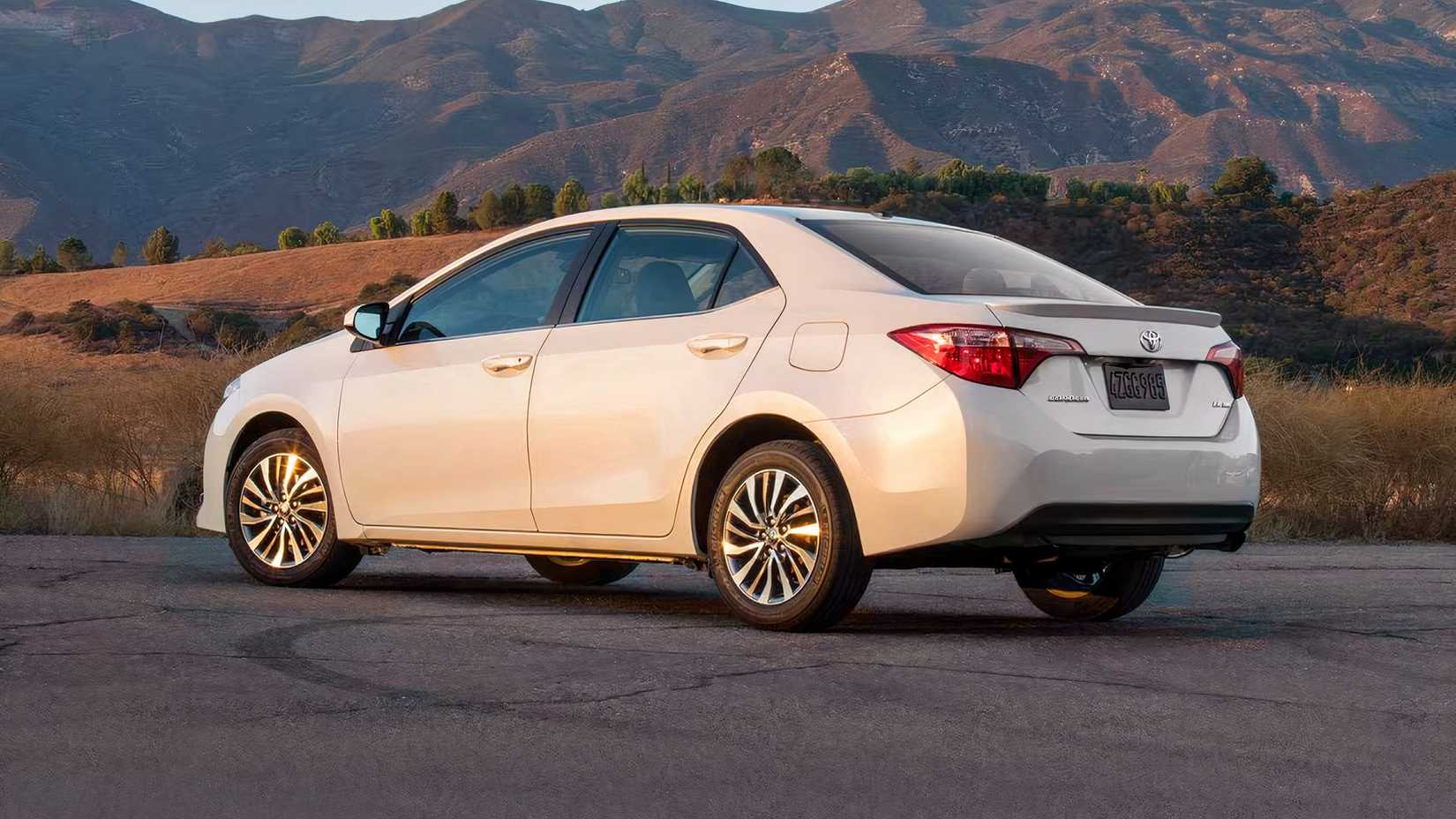 2019 Toyota Corolla rear 3/4