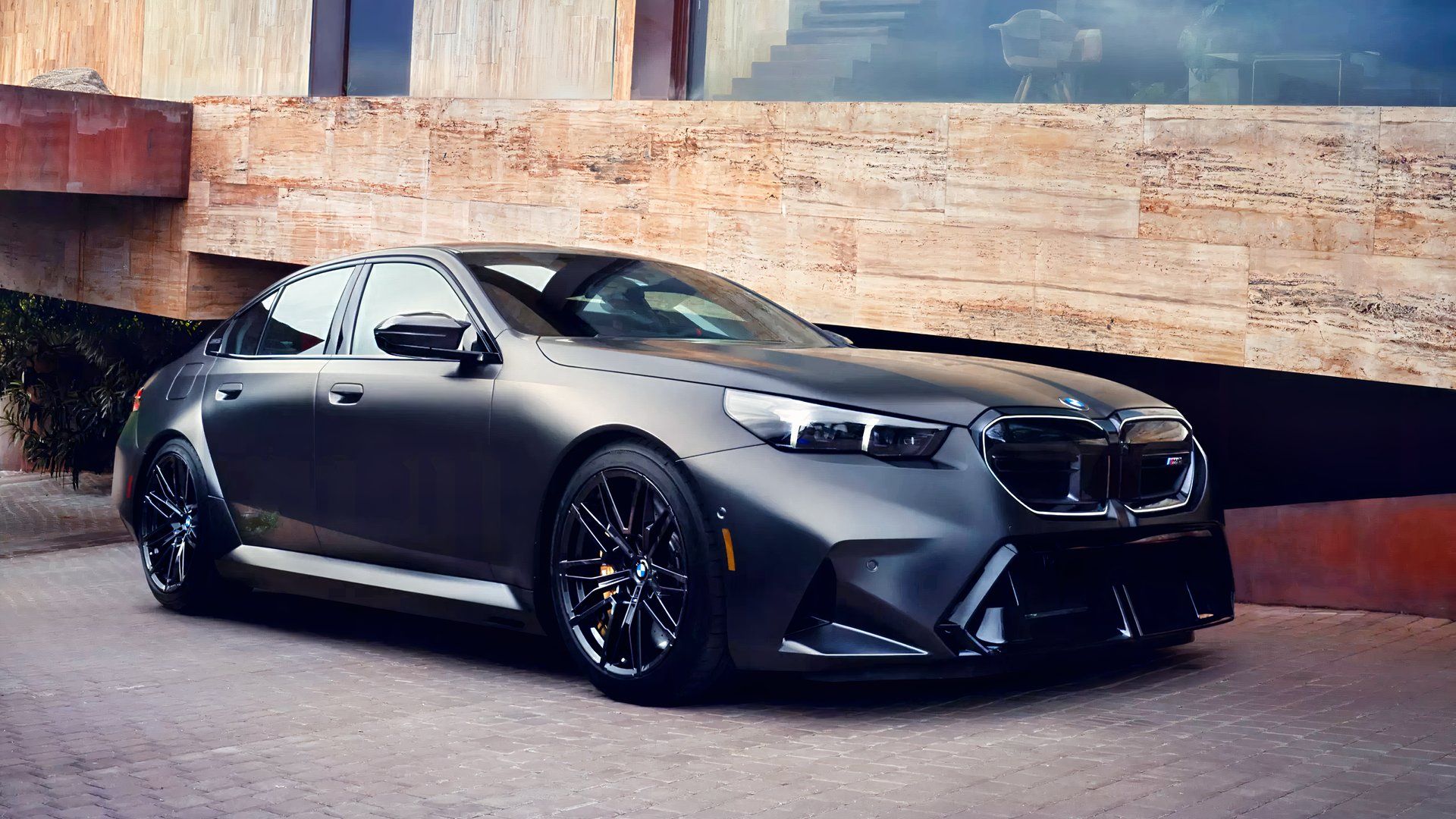 BMW M5가 여전히 슈퍼 세단의 제왕인 이유