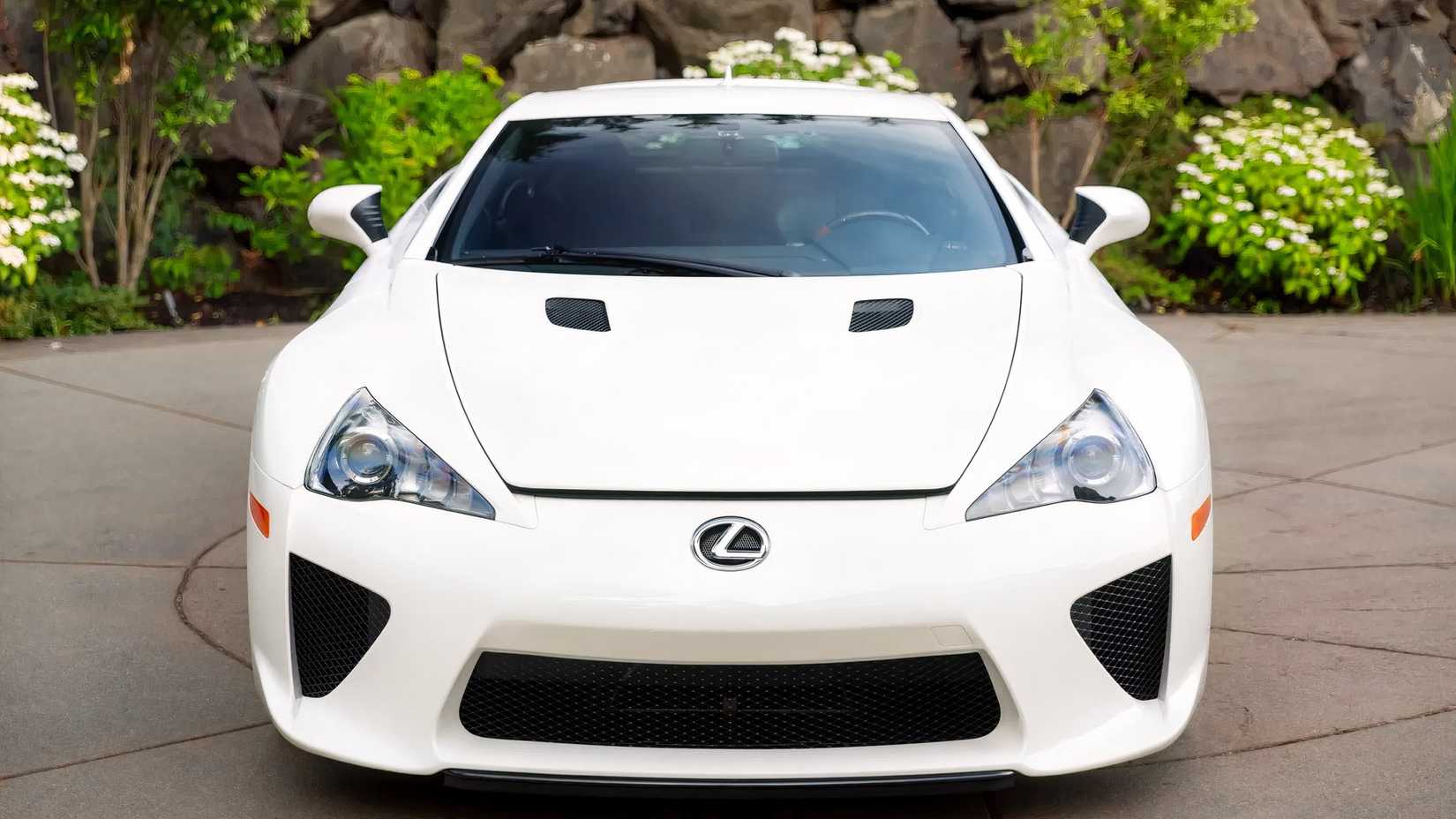 Lexus LFA front shot