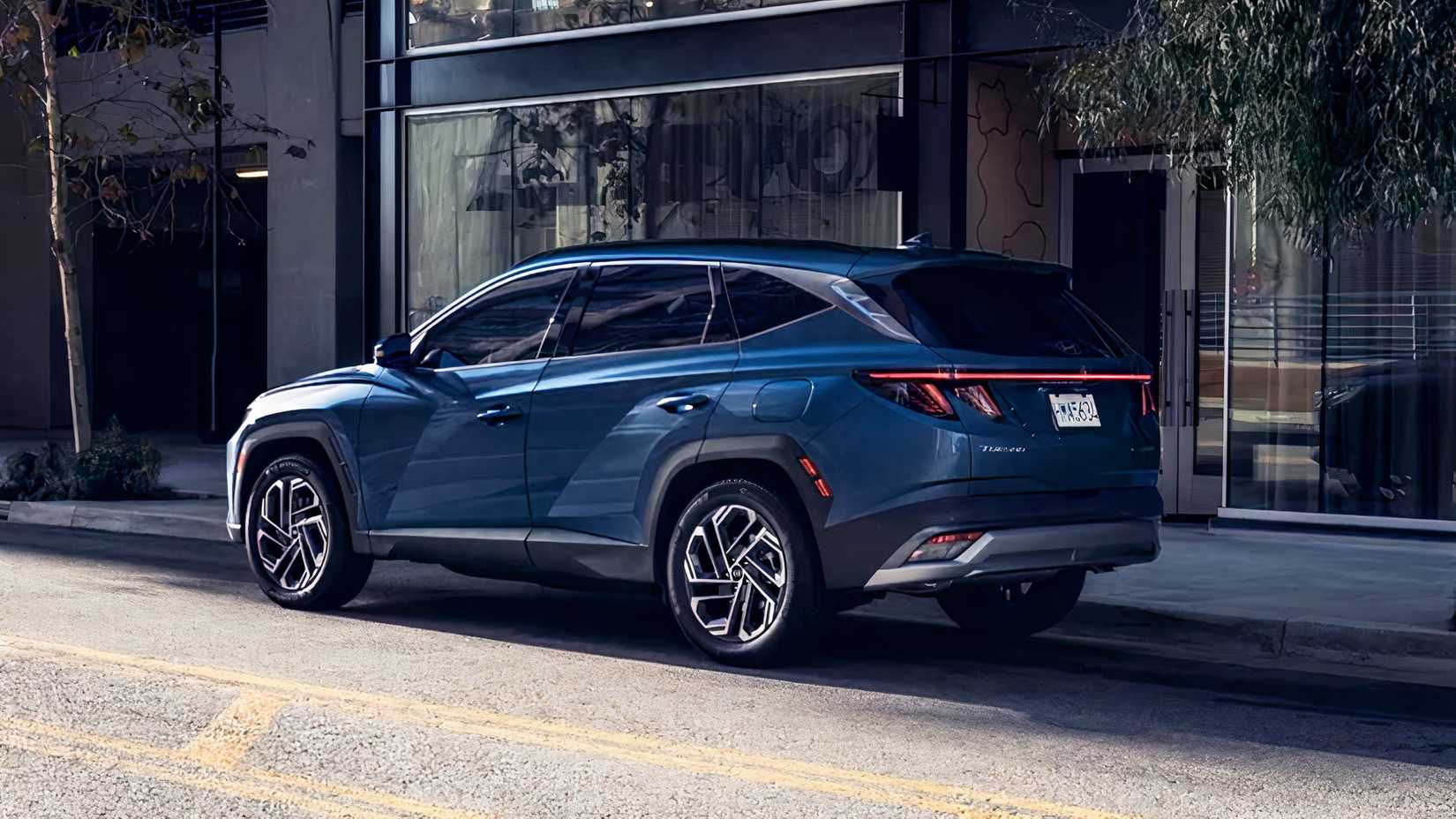 2026 Hyundai Tucson Hybrid rear 3/4