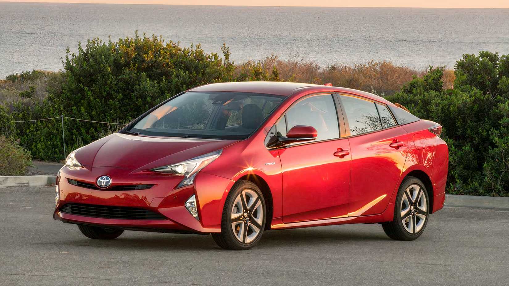 2018 Toyota Prius front 3/4