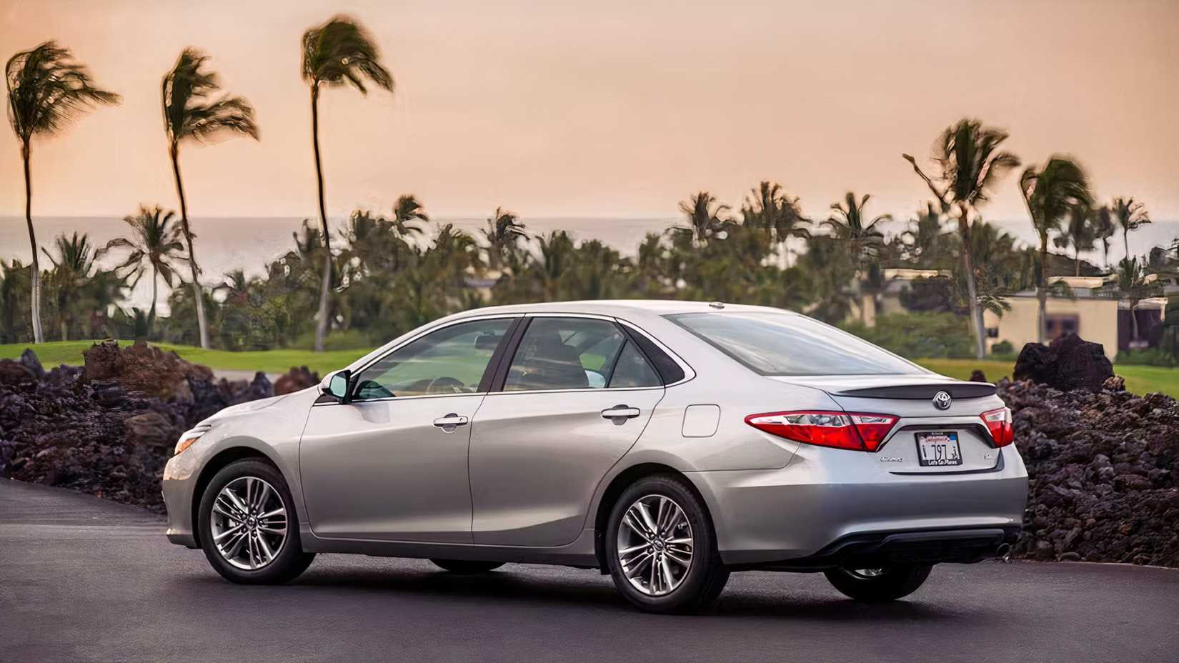 2017 Toyota Camry rear 3/4