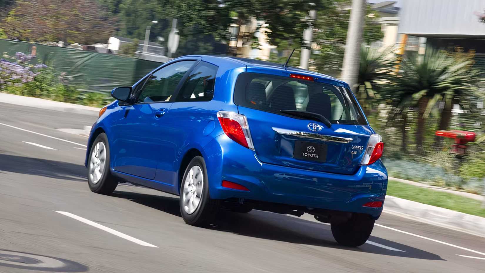 2012 Toyota Yaris rear 3/4