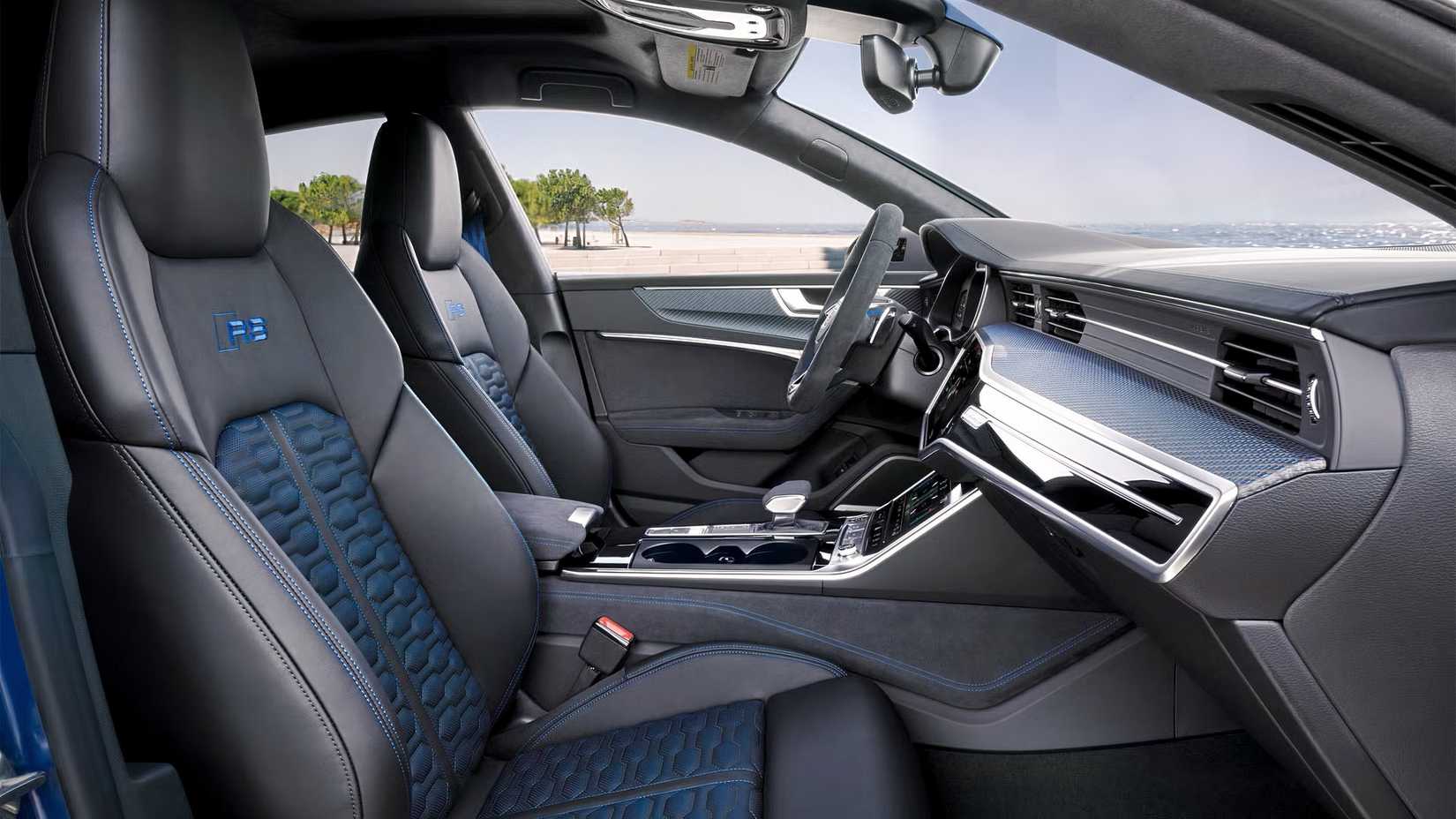 2026 Audi RS7 front seats