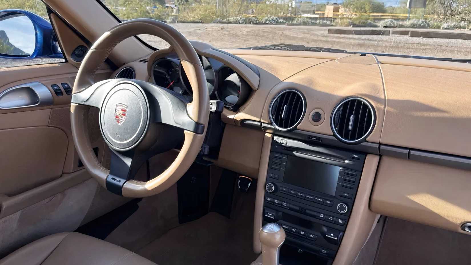 2011 Porsche Cayman cockpit