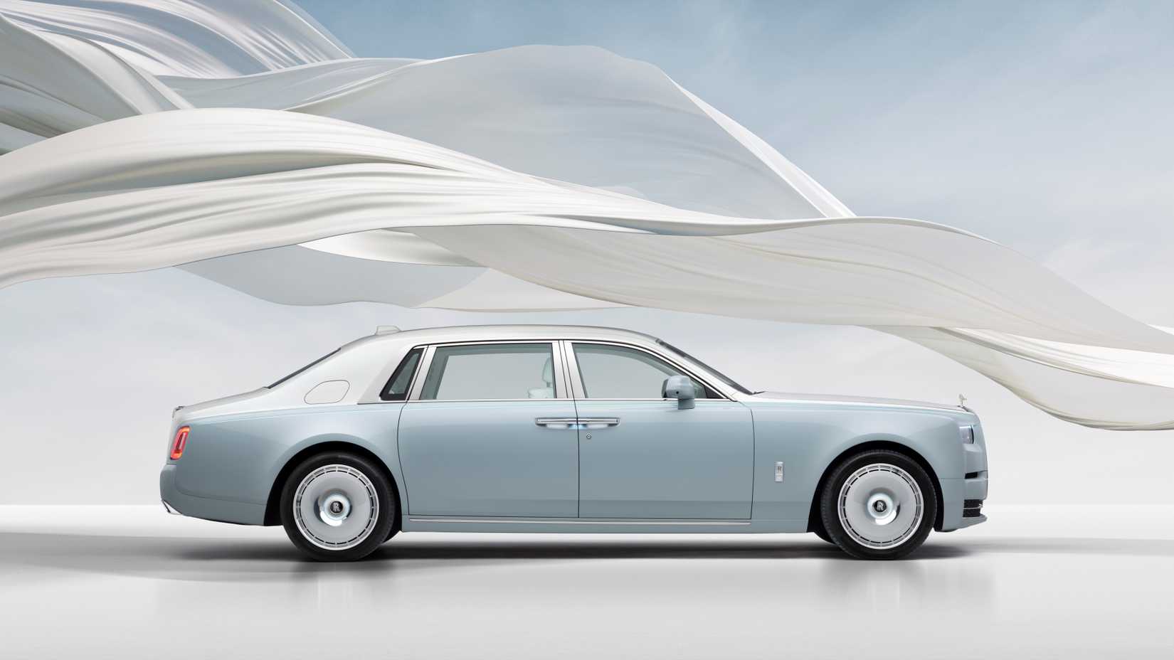 Rolls-Royce Phantom profile