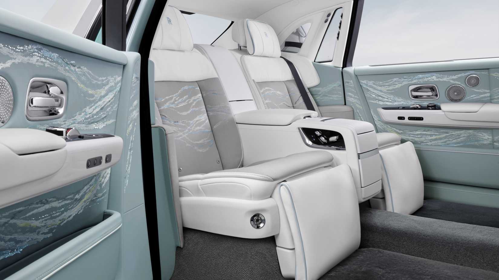 Rolls-Royce Phantom rear seats