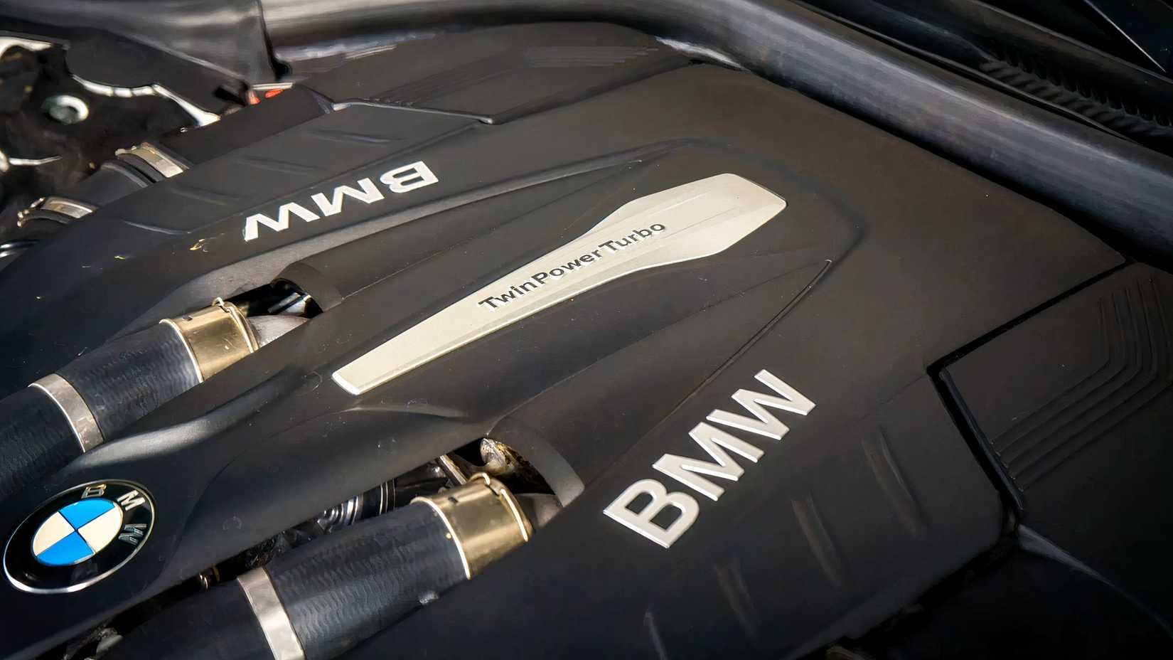 2016 BMW 750i xDrive M Sport