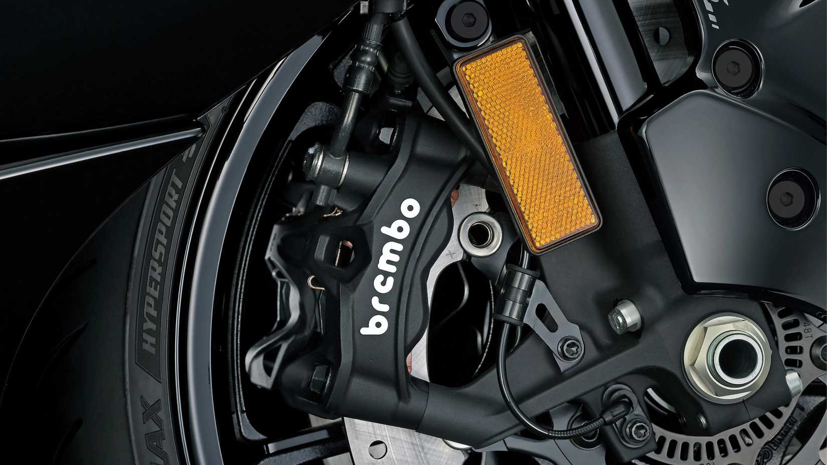 2026 Suzuki Haybusa Brembo freia close-up