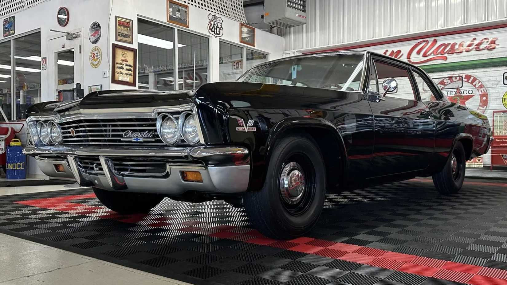 Chevrolet Biscayne Sedan L72 de duas portas preto 1966 4 velocidades (2)