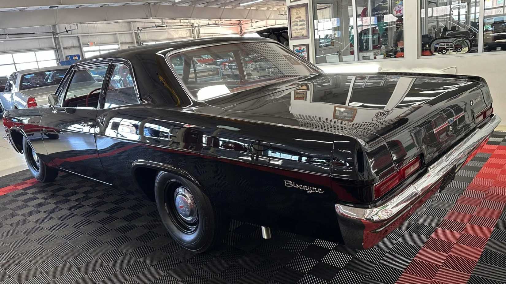 Chevrolet Biscayne Sedan L72 de duas portas preto 1966 4 velocidades (4)