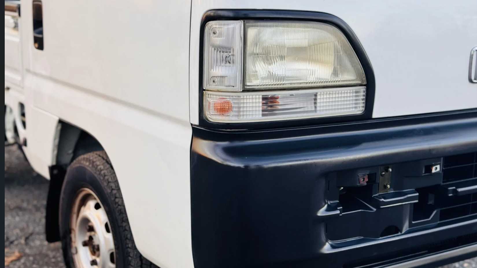 1997 Honda Acty SDX Pickup 4WD 5-Speed headlight