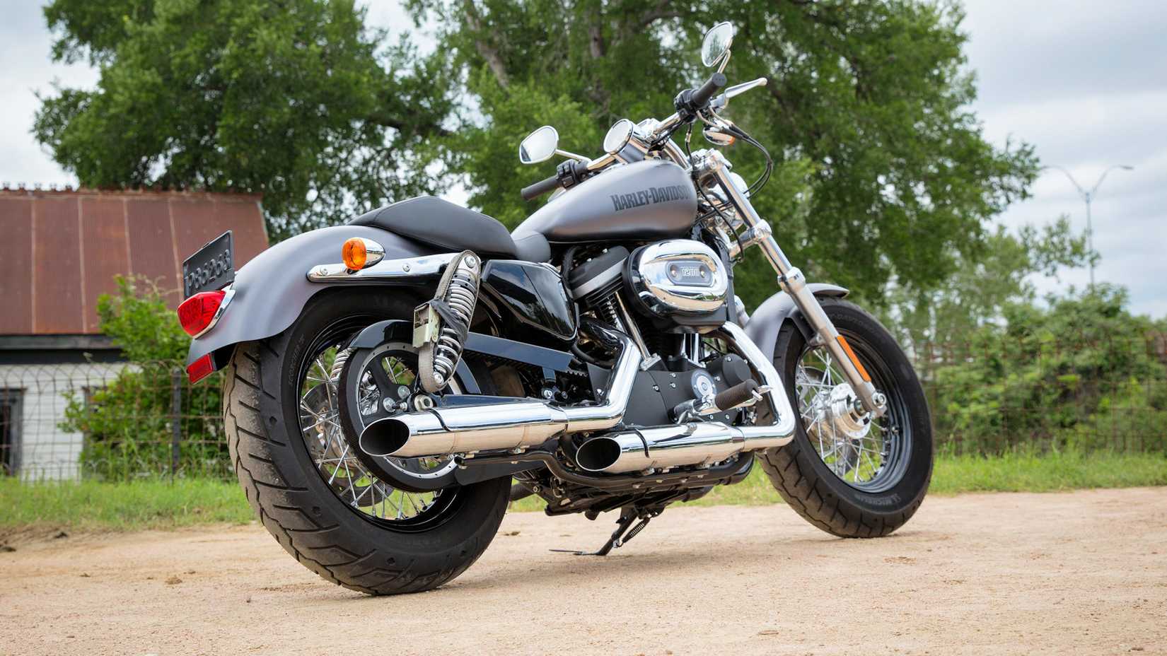 2016 Harley-Davidson Sportster 1200 Custom estática traseira traseira