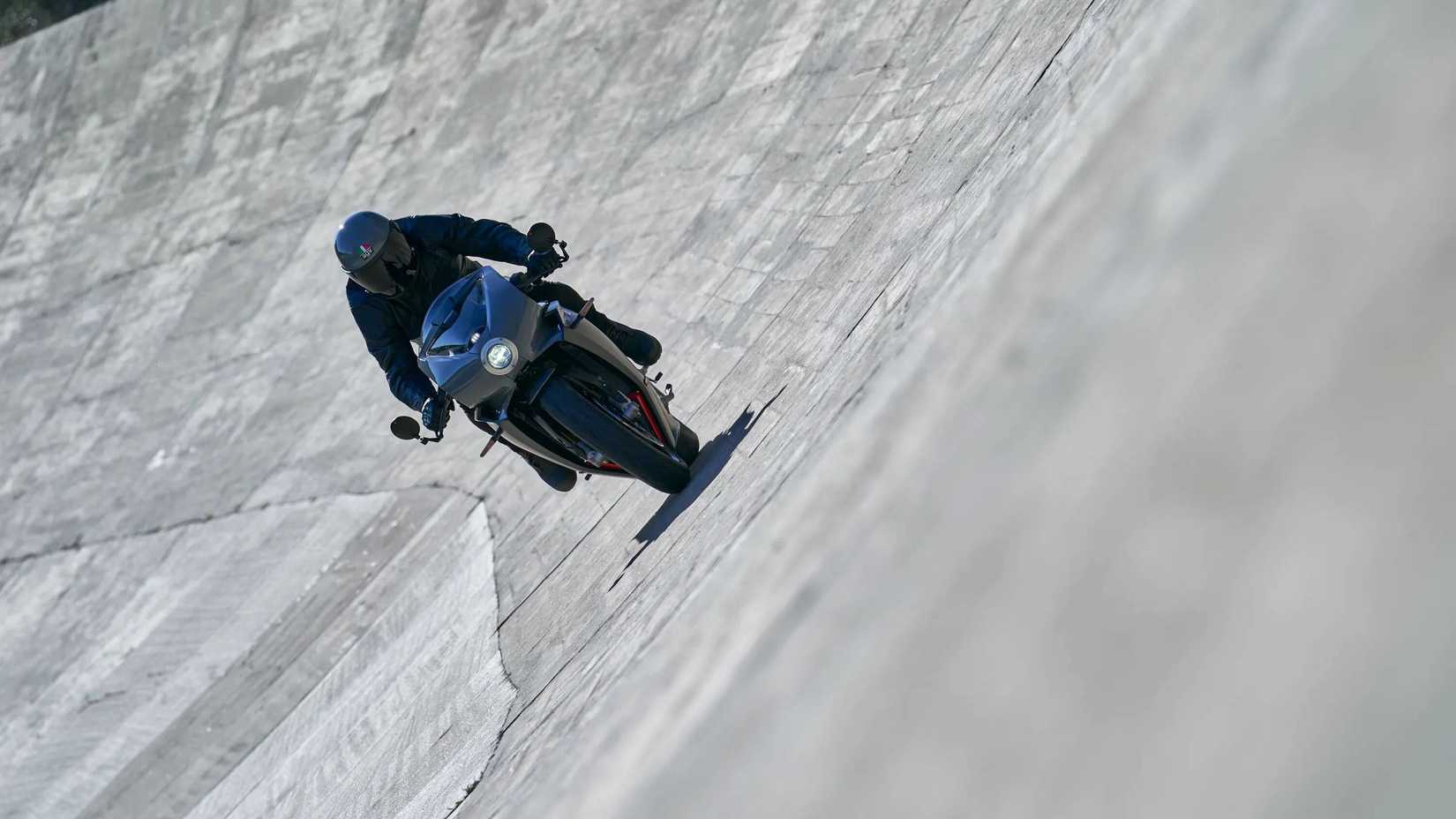 2024 MV Agusta Superveloce 800 Action Front