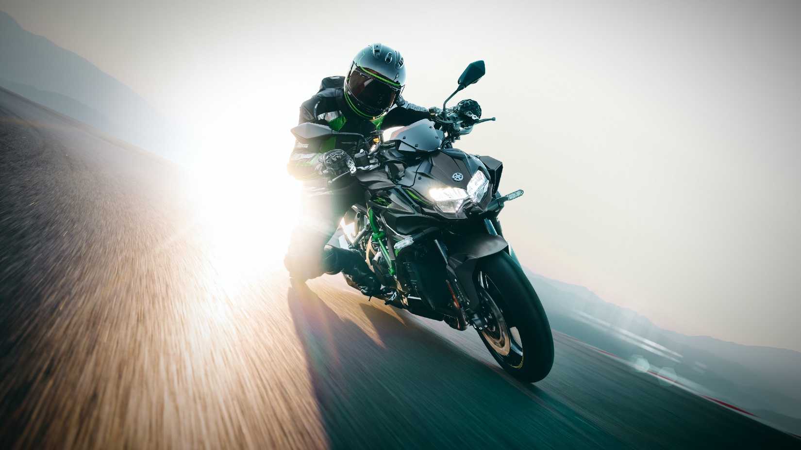 2025 Kawasaki Z H2 Knee Down