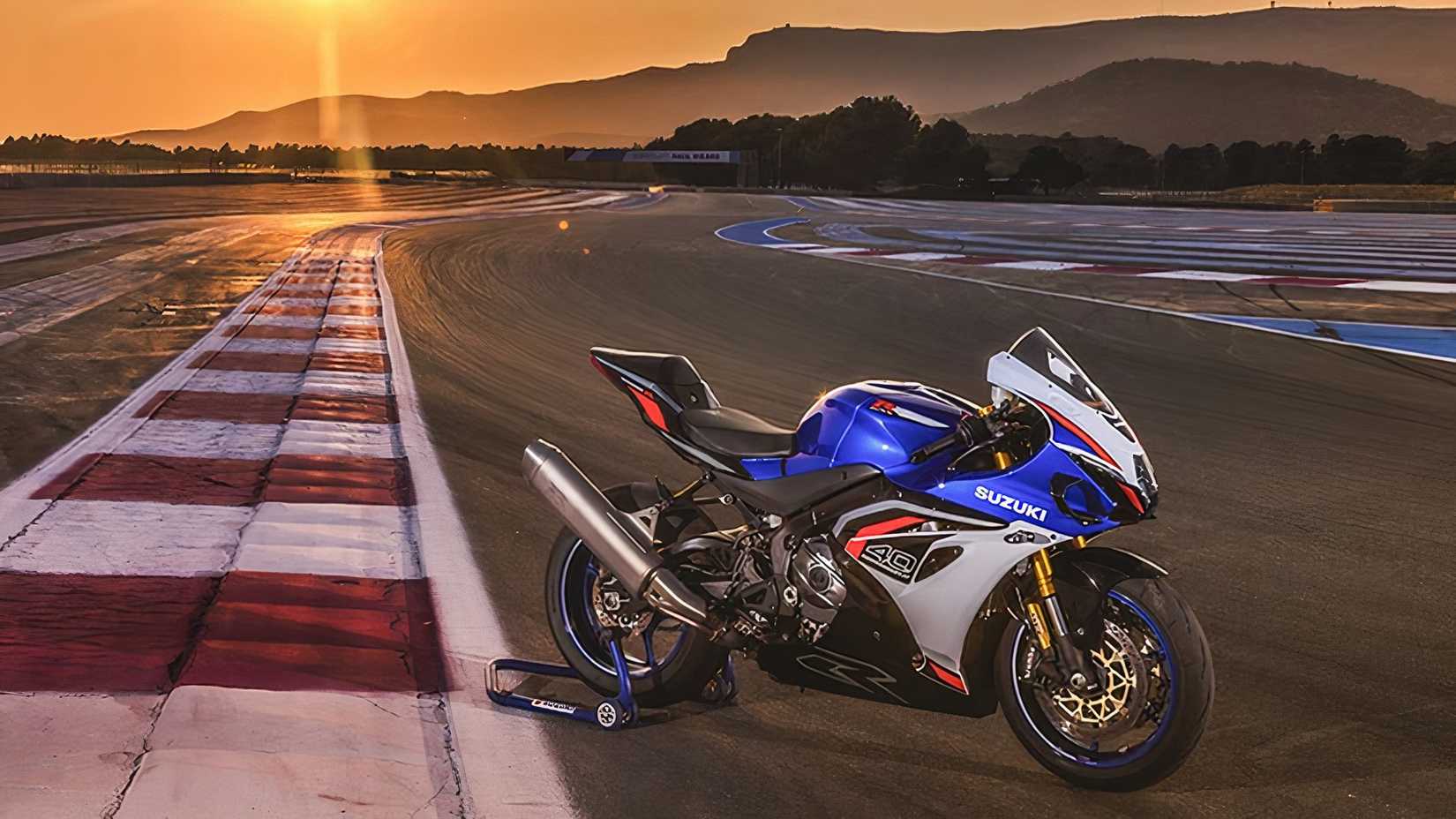 Shot of 2025 Suzuki GSX-R1000R at the Paul Ricard circuit at dusk