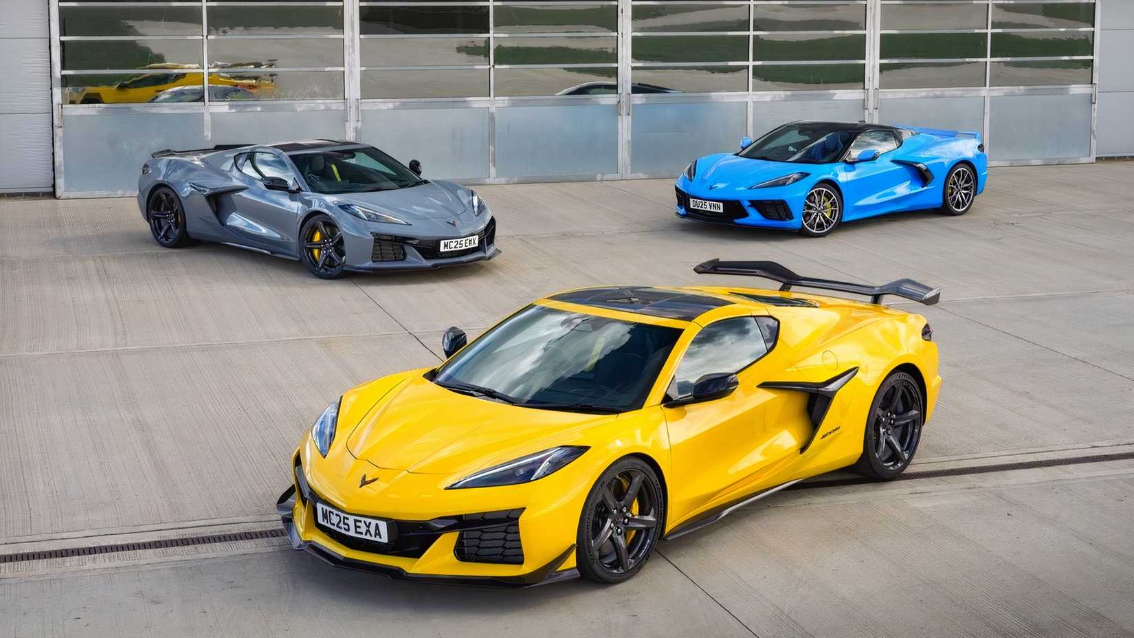 Uma foto de grupo do Chevrolet Corvette Z06 RHD 2026.