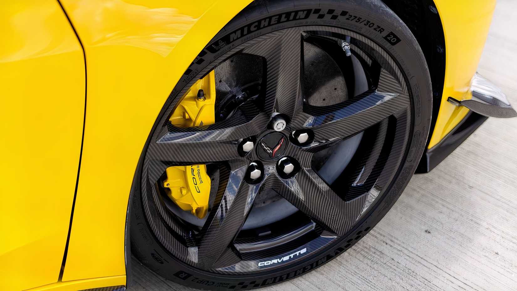 Roda Corvette Z06 RHD amarela