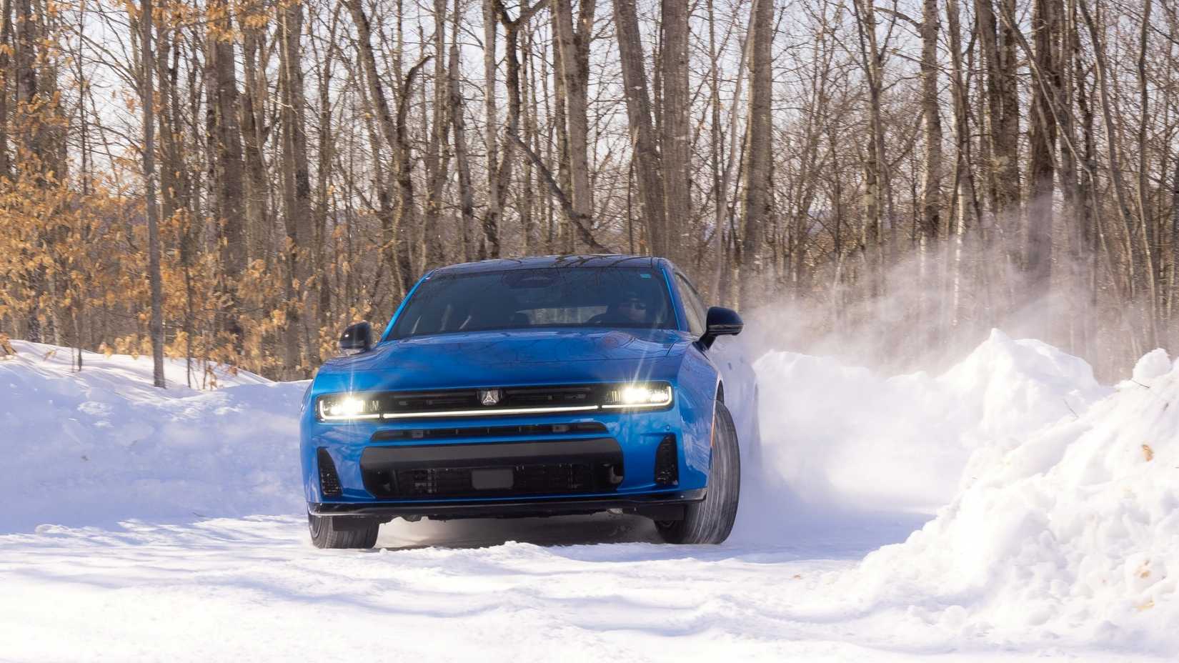 2026 Dodge Charger RT na neve